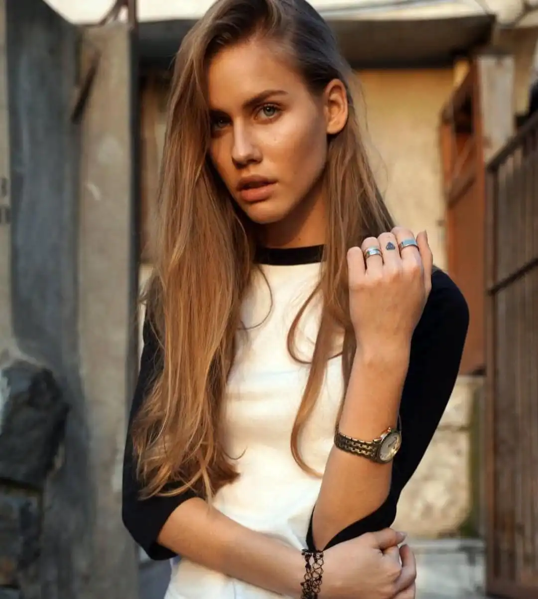 Alina Efimova Wallpapers Insta Fit Bio (5)