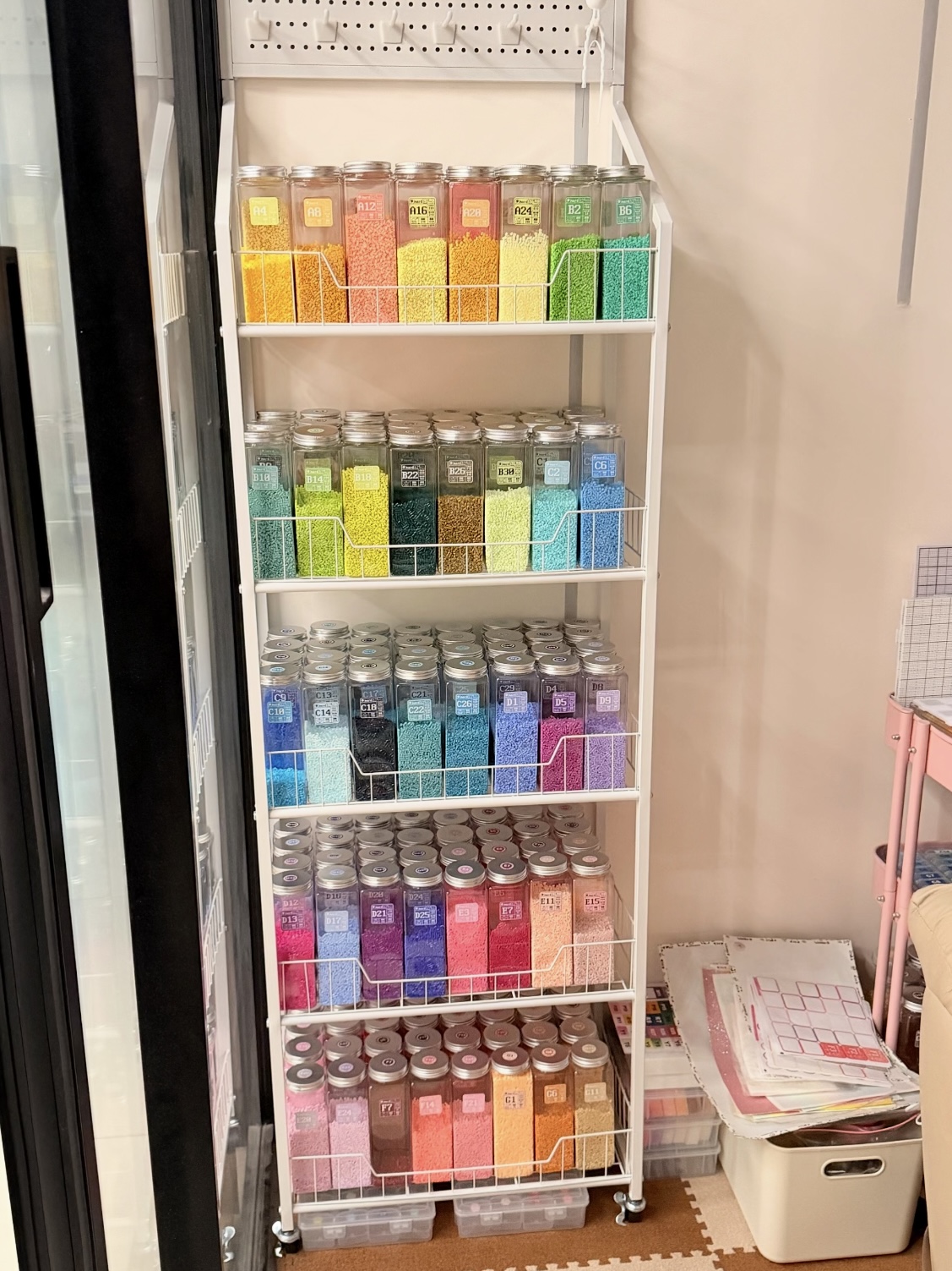 Sealed transparent Perler bead storage jars and waterproof craft bags to prevent dust and moisture