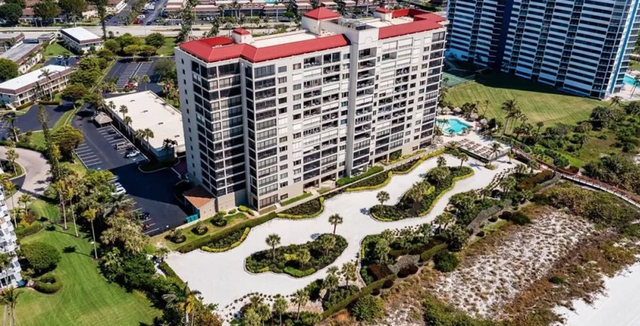 Beachfront Condos.png