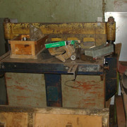 Pneumatic-guillotine