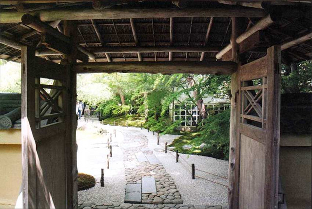 i-001