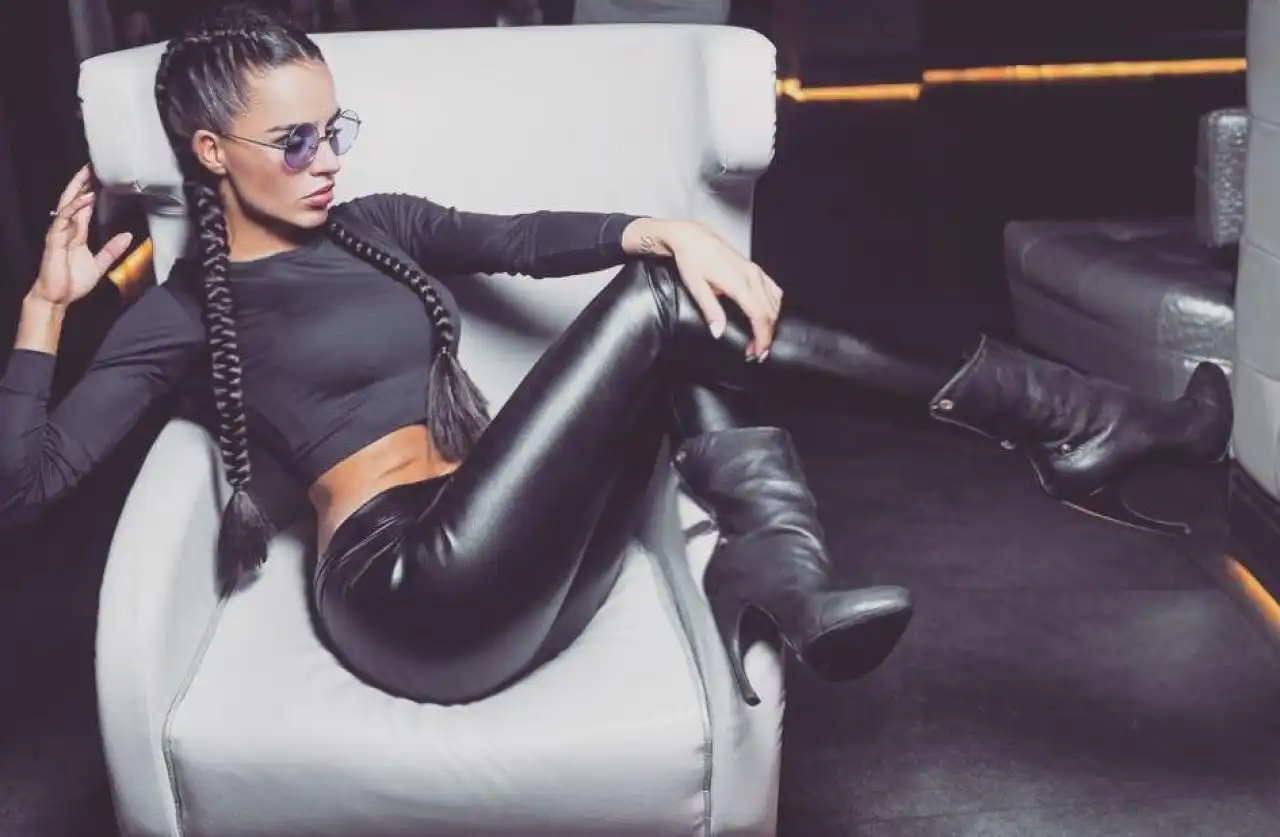 Yulia Zivert Wallpapers Insta Fit Bio (17)