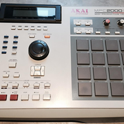 Akai MPC 2000