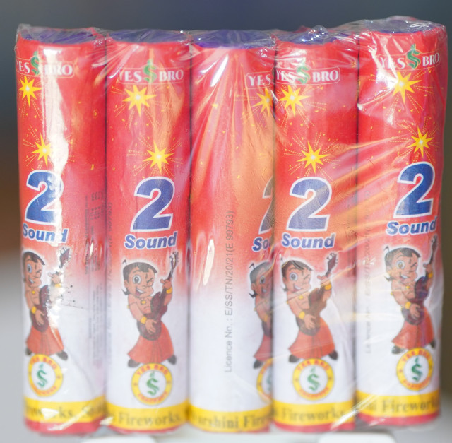 Two Sound Crackers 4"