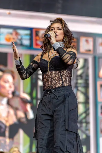 shania limerickireland070726 pro25