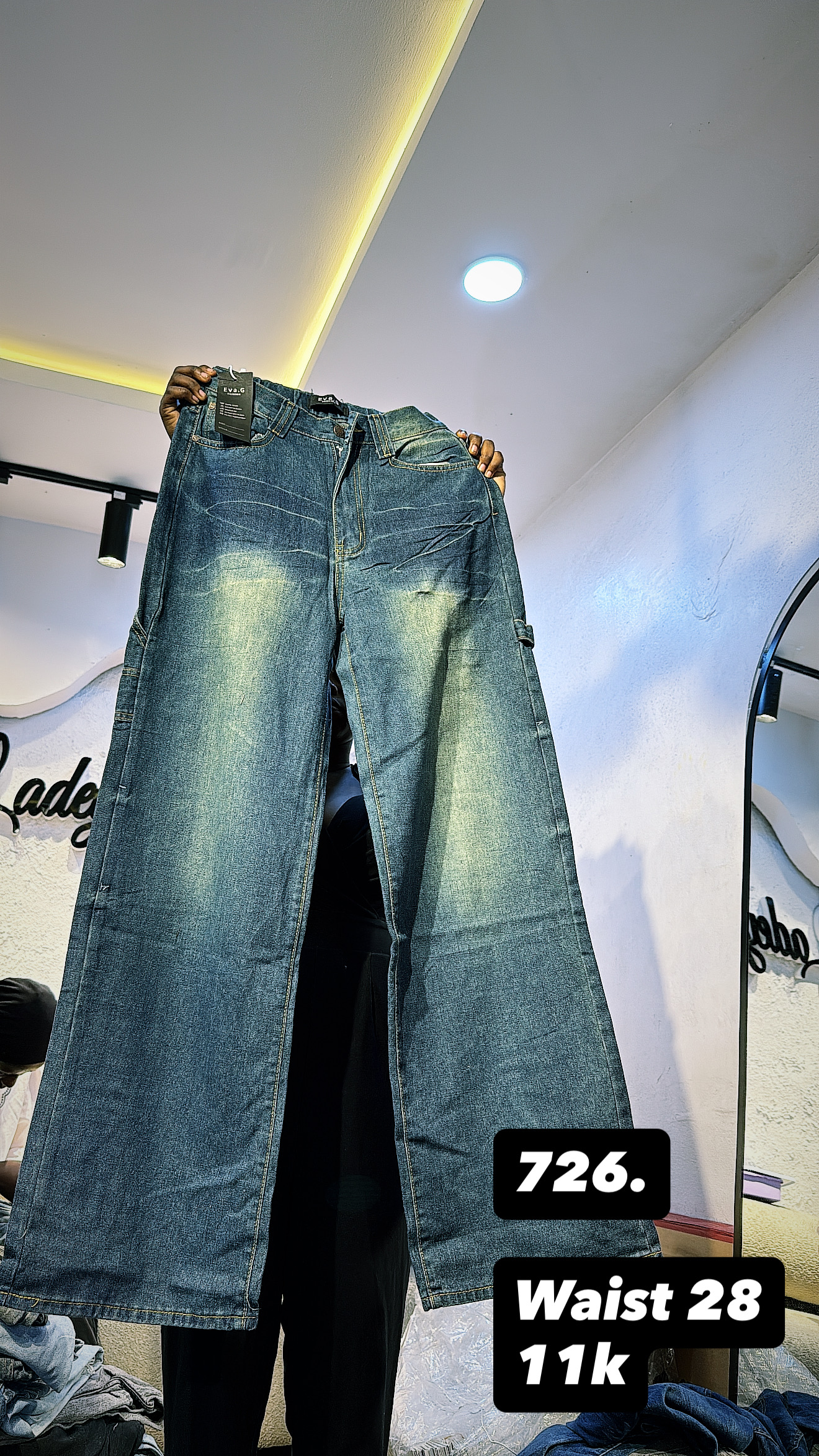 Waist 28