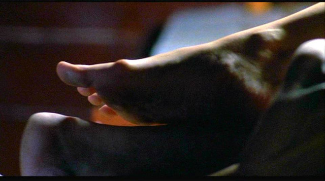 Debra-Messing-Feet-125151