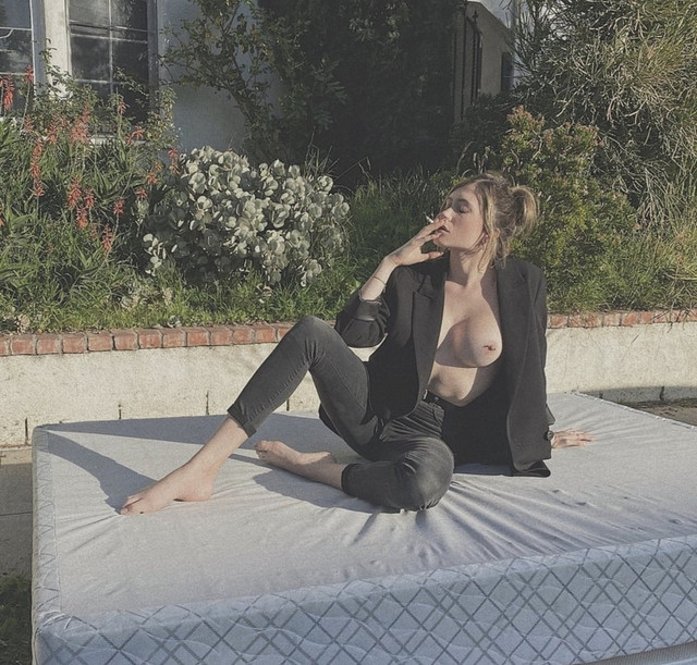 Lysandre-Nadeau-smoking