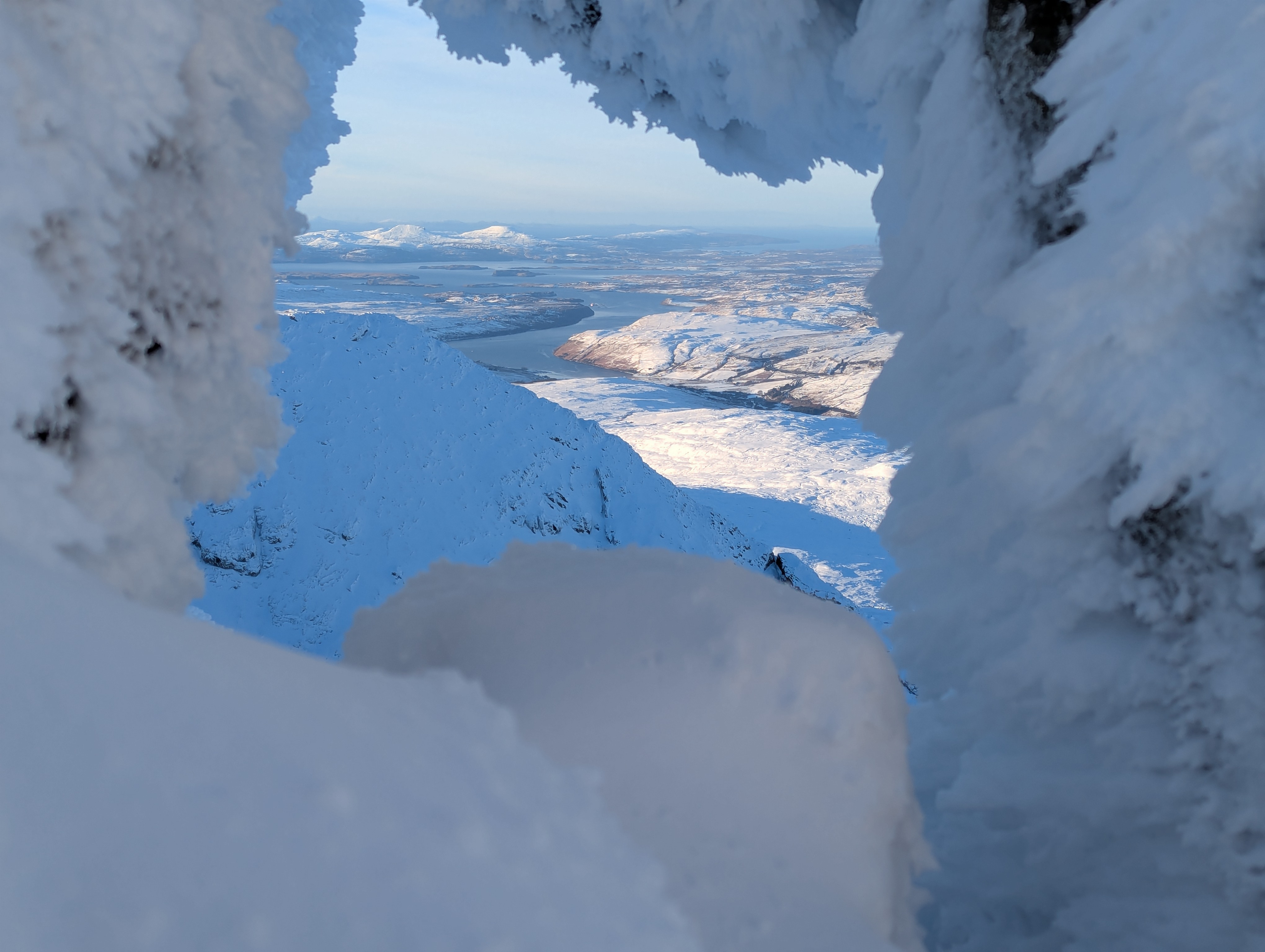 PXL-20250110-142408903