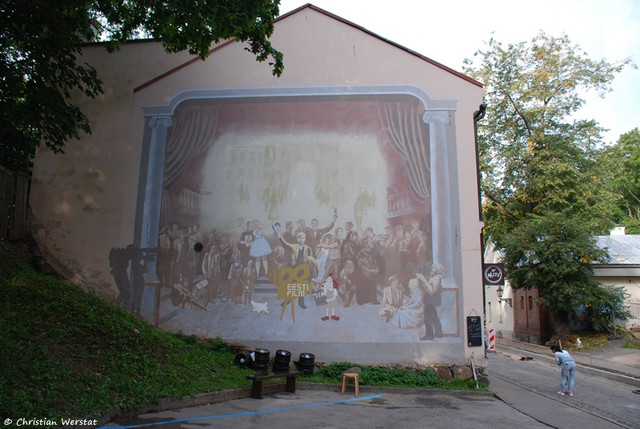 200