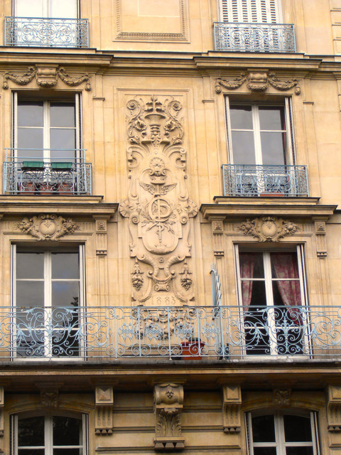 Caducée-Bd de Rochechouart.jpg