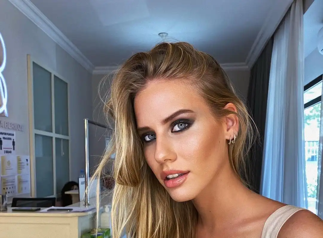 Alina Efimova Wallpapers Insta Fit Bio (17)
