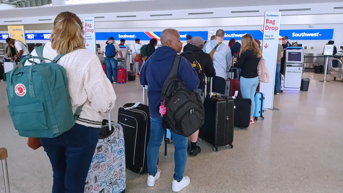 Airlines' Carry-On Conundrum: A Passenger's Plea
