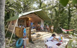 Resort Orlando Glamping Italie - Luxe ingerichte Tent Huren in Chianti , boek nu - www.LuxeTentHuren.nl