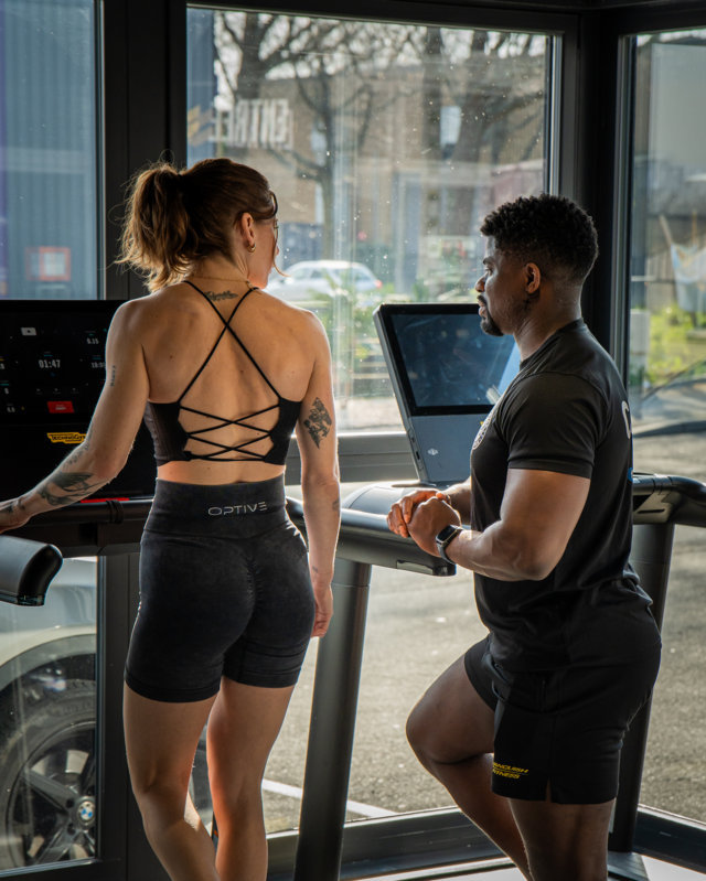 Séance de coaching en salle avec Marius Aholou au Fitness Park La Pommeraie 4