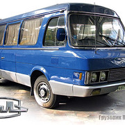 Микроавтобус ЗИЛ-119 «Юность» второго поколения.