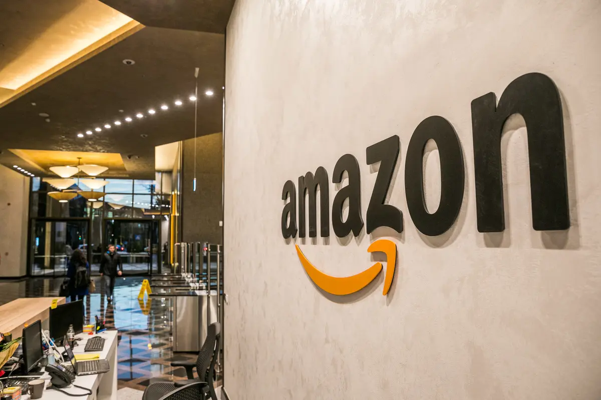Amazon, între valuri de concedieri și noua eră a inteligenței artificiale