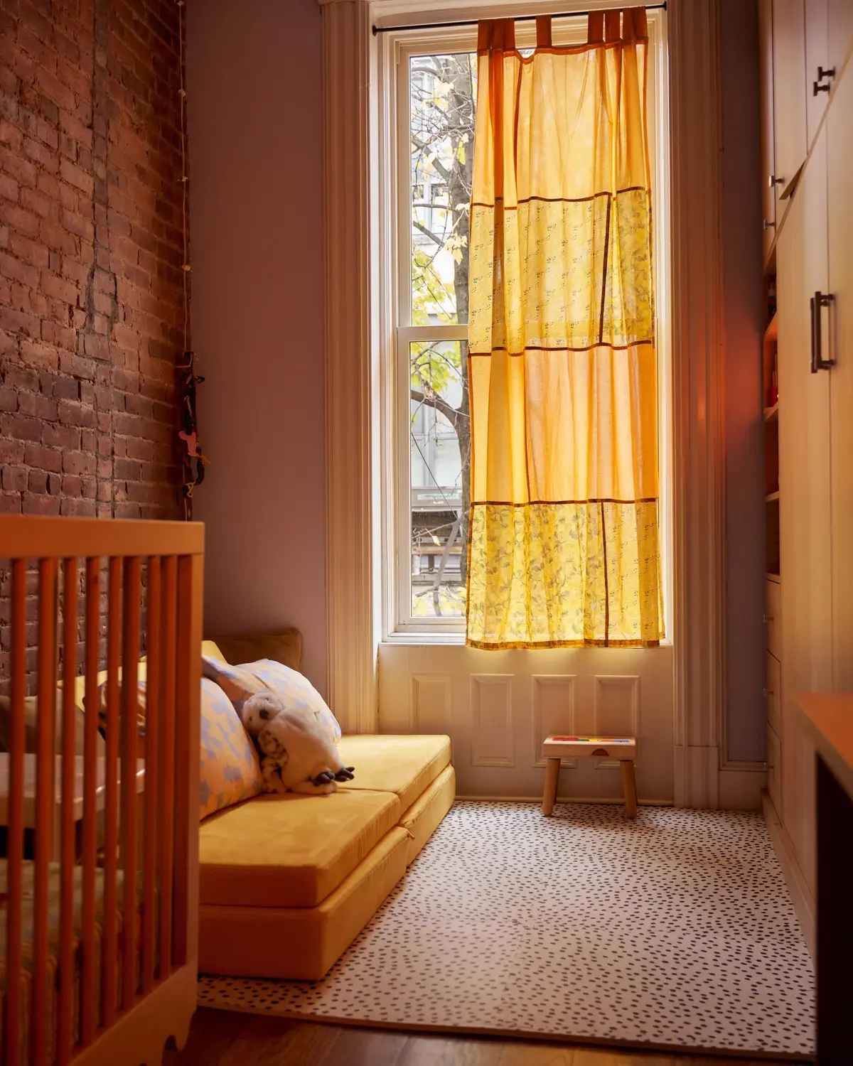Tendințe în designul covoarelor pentru copii: stil și siguranță în casele moderne