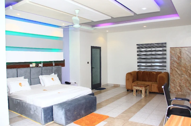 Suite Ministérielle hôtel Parakou – Sounon Séro, salon VIP et bureau exécutif