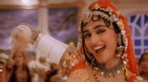 Choli-Ke-Peeche.gif