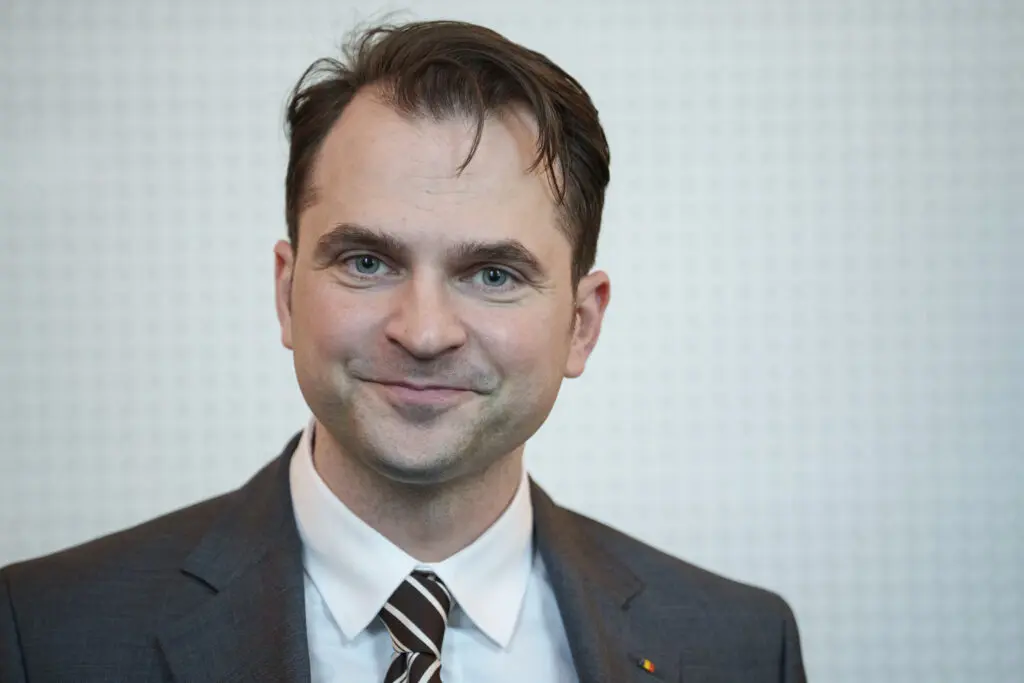Sebastian Burduja îl susține pe Ilie Bolojan