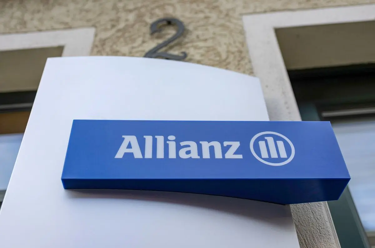 Allianz to Cut Up to 1,800 Jobs in AI Adoption Push