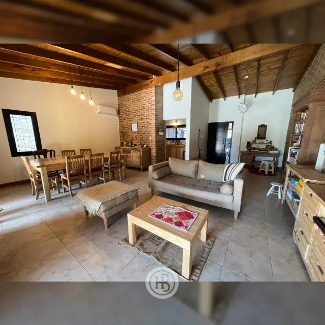 Casa Ituzaingó 937