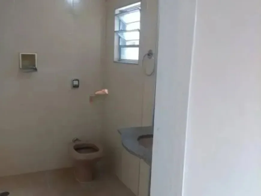 Casa à venda com 193m², 5 quartos, 1 suíte e 3 vagas em Vila Barreto