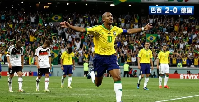 2002 世界杯决赛：巴西 2-0 德国，一场没有遗憾的经典，一代人的足球夏天