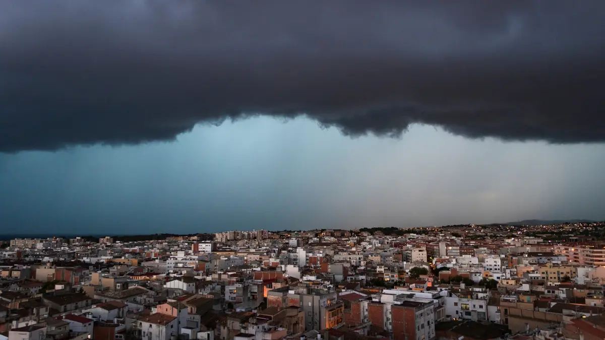 Proprietarii de case se pregătesc pentru creşterea costurilor de asigurare în contextul Super El Niño