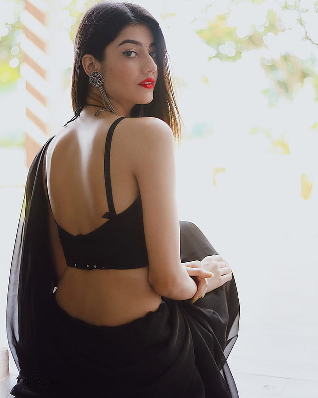 HD-wallpaper-saree-black