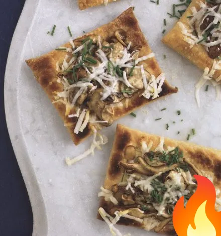 Постер Гренки из слоеного теста с грибами
