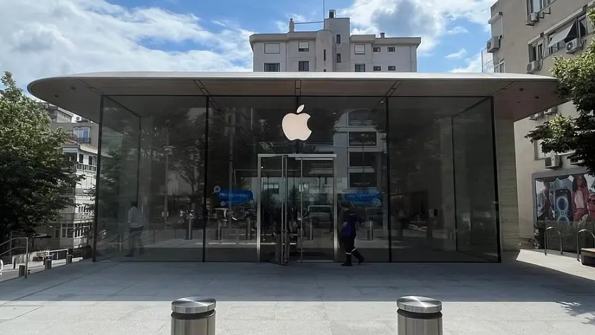 Apple Disrupts Eyewear Market After Wristwatch Success