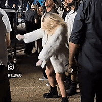 63a5cf64cd4944909120f8e3a3ef8929.gif