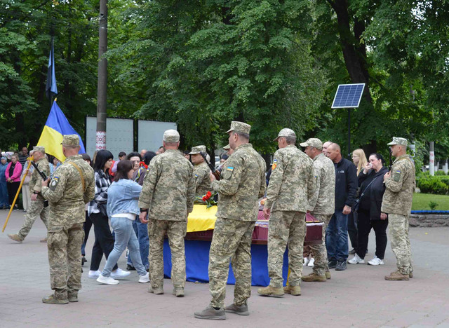 Похорон солдата Мальцева В ячеслава в Олександрівці (2).jpg
