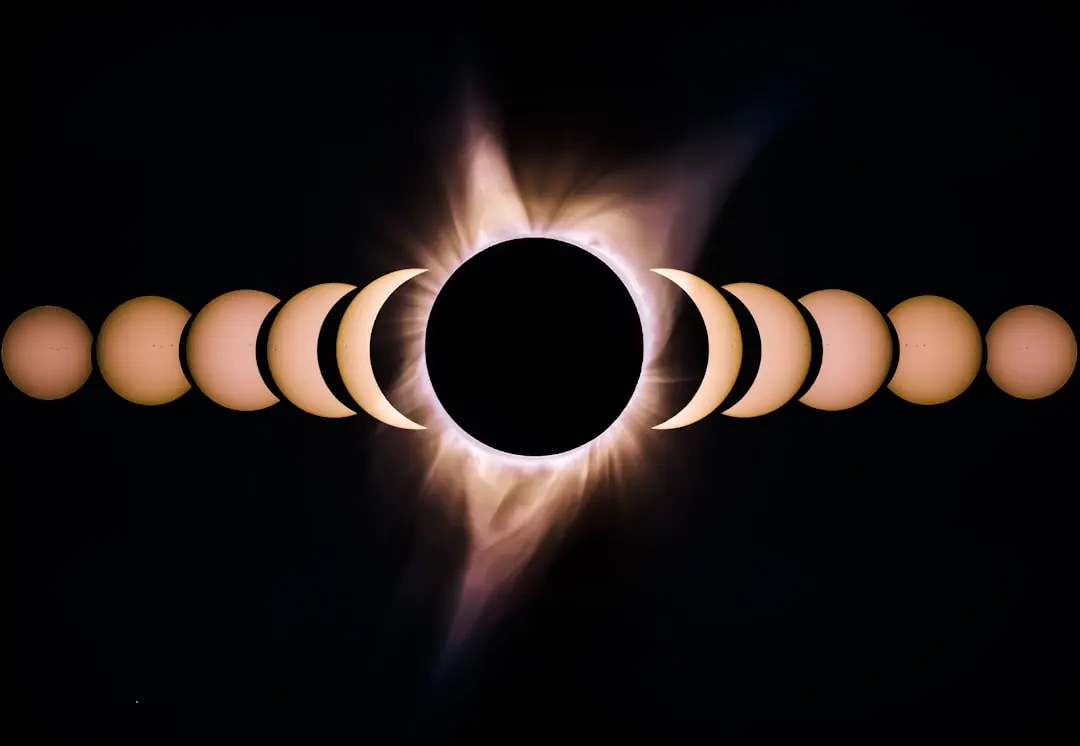 Previziunea cosmică: Eclipsa de Lună Nouă în Leu ne așteaptă săptămâna viitoare