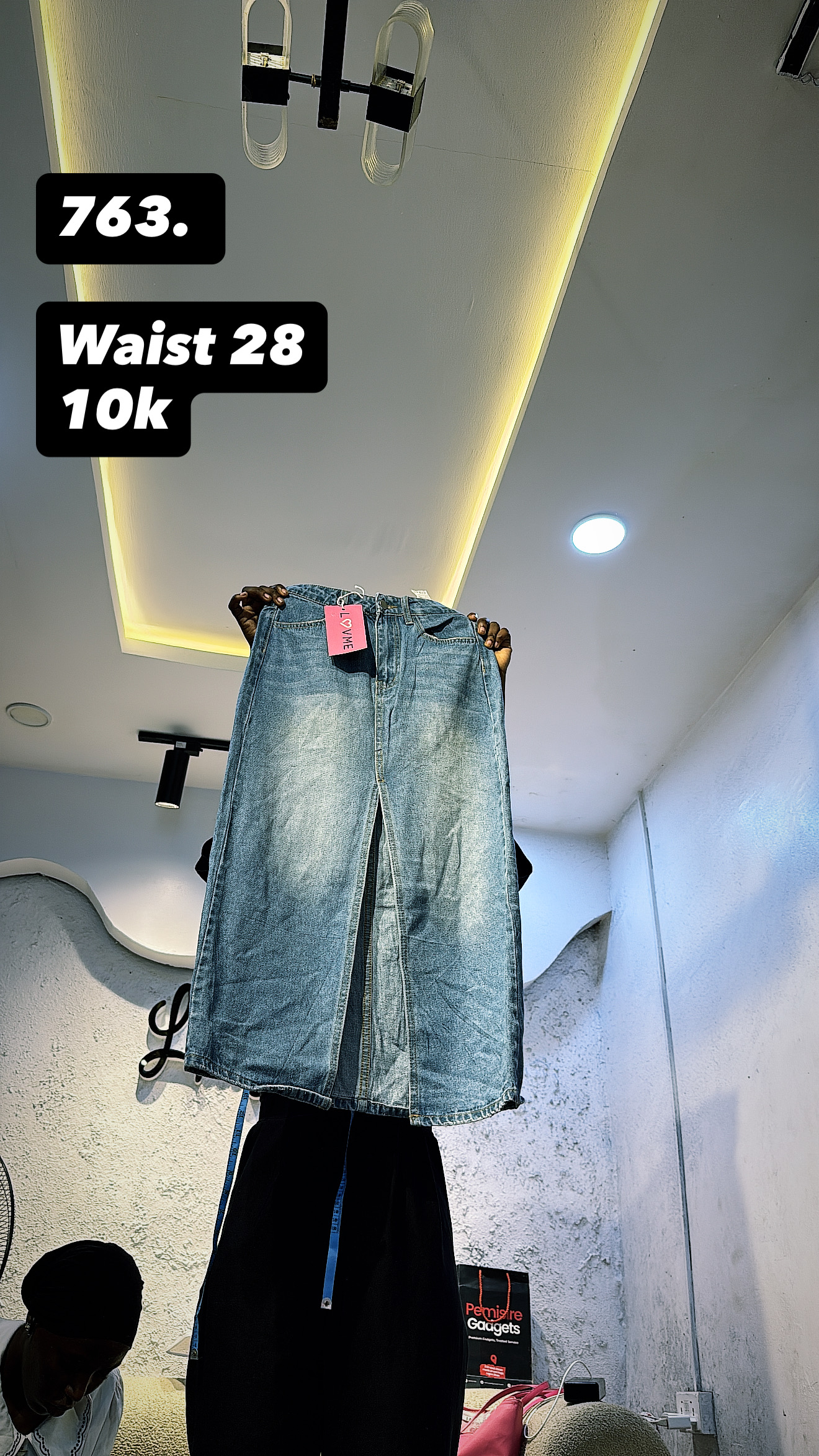 Waist 28