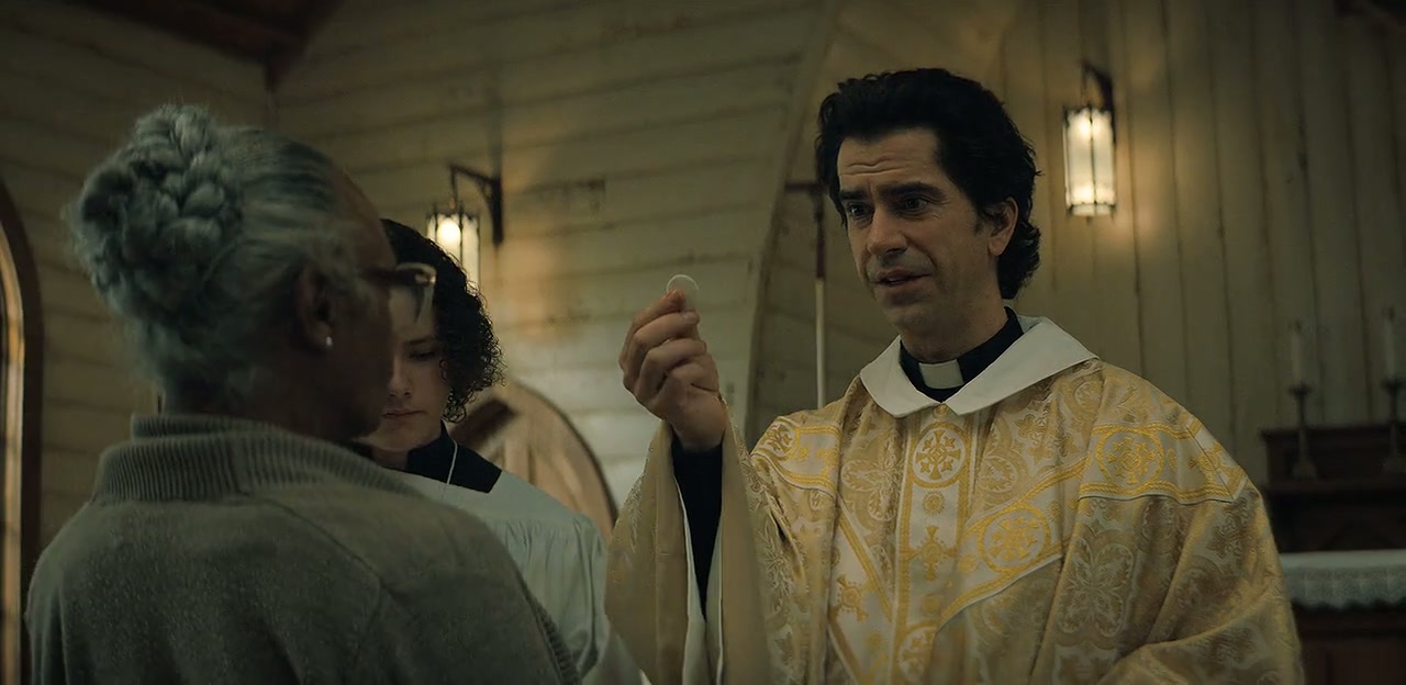 Midnight Mass Screenshot
