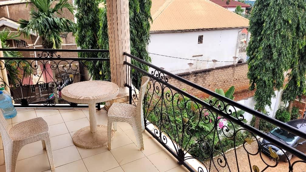 Studio meublé à louer à Biteng, Yaoundé - 15000 FCFA/nuit