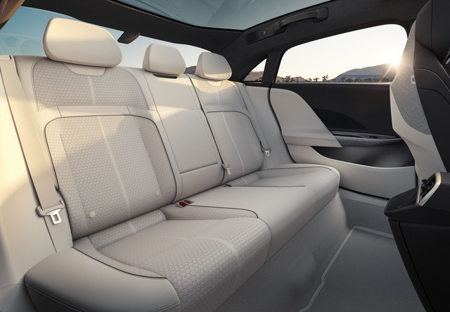 Lucid-Air-Web-10.jpg