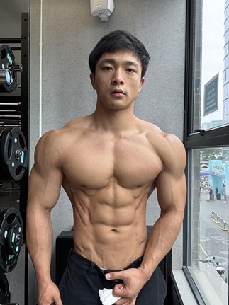 k083 健美肌肉網紅.jpg