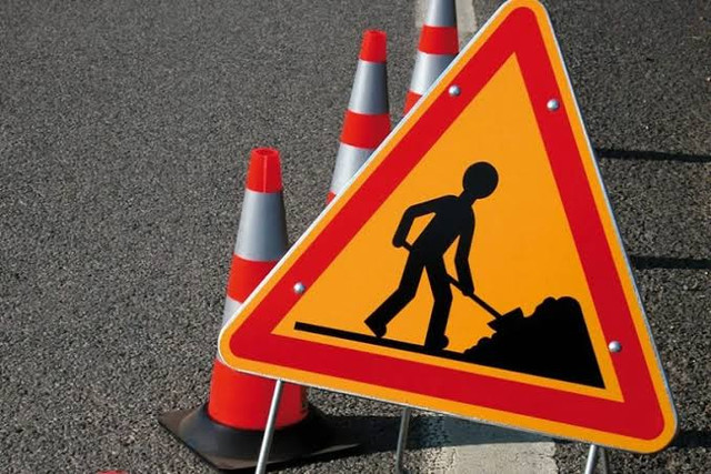 ΕΡΓΑΣΙΕΣ ΑΣΦΑΛΤΟΣΤΡΩΣΗΣ ΣΤΗ ΣΑΡΑΚΗΝΑ ΣΤΟ ΠΛΑΙΣΙΟ ΒΕΛΤΙΩΣΗΣ ΠΡΟΣΒΑΣΙΜΟΤΗΤΑΣ ΟΔΩΝ