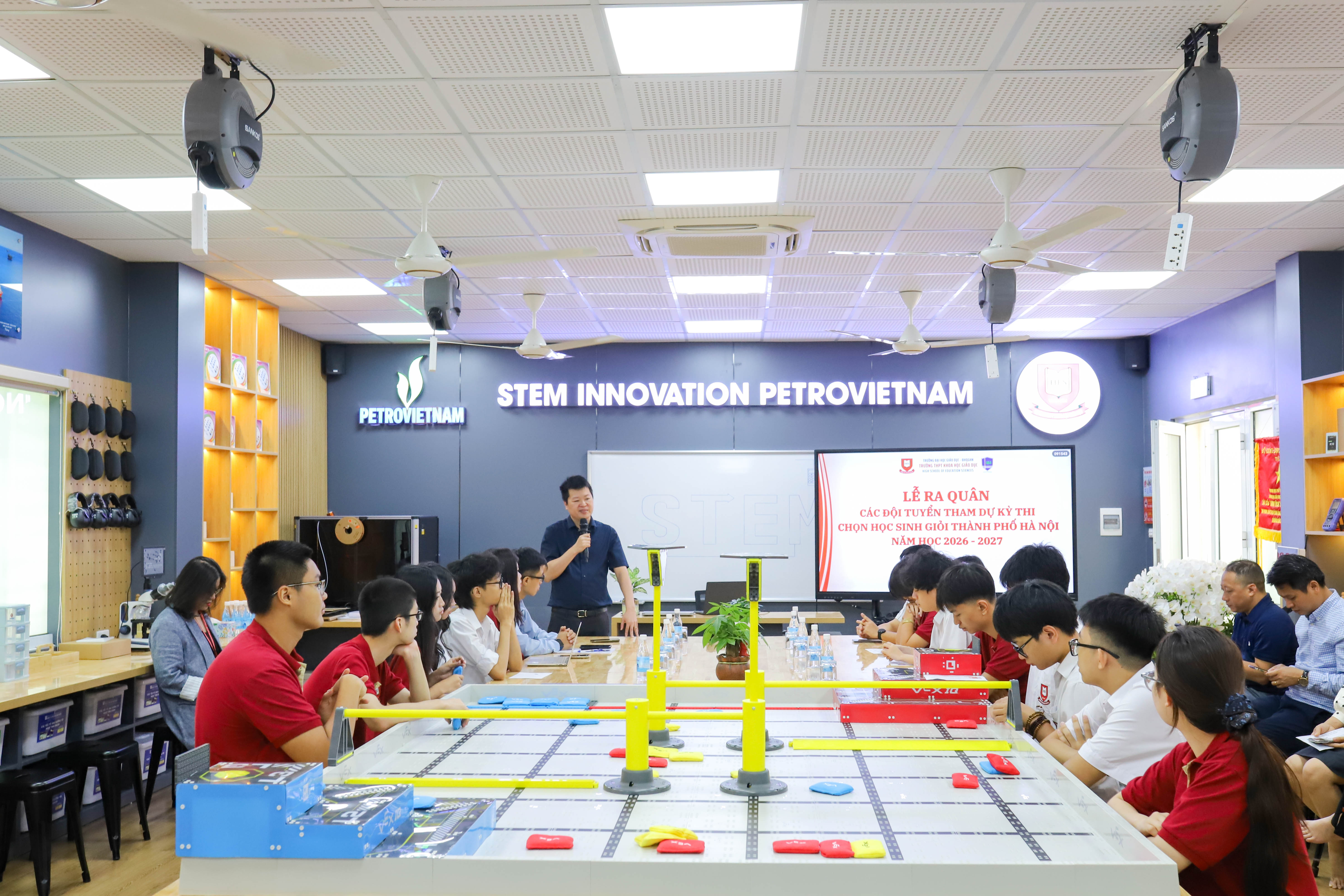 Lễ ra quân HSG HES 4