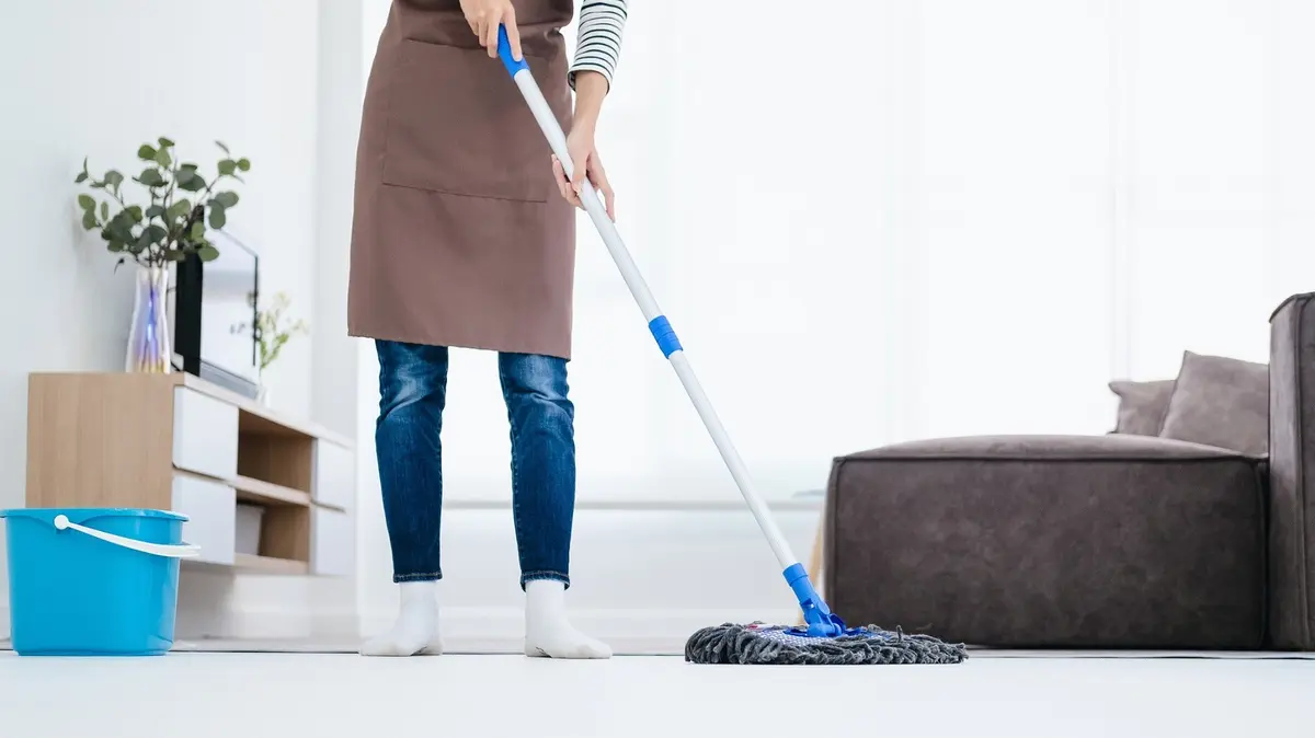 Curăţare Grout podea: soluţii uşoare cu doar două ingrediente
