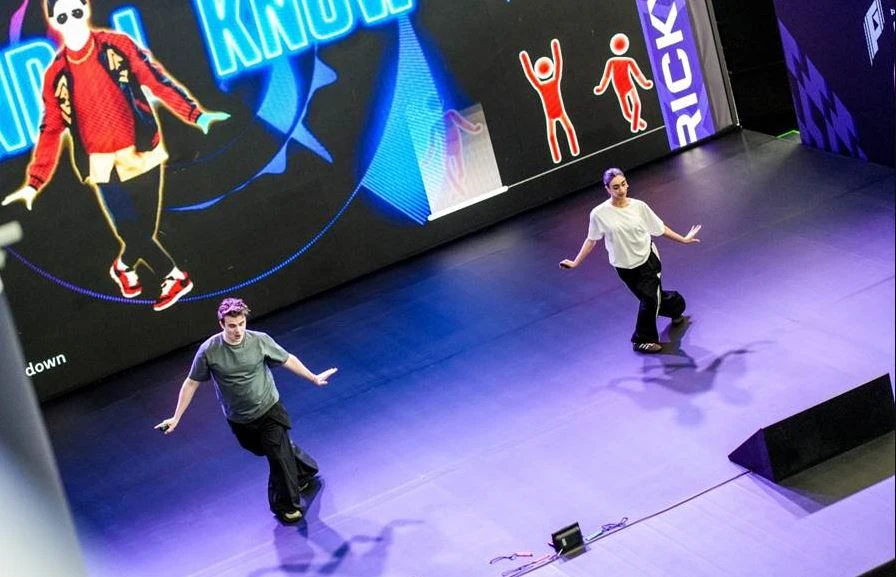 Phygital Dancing
