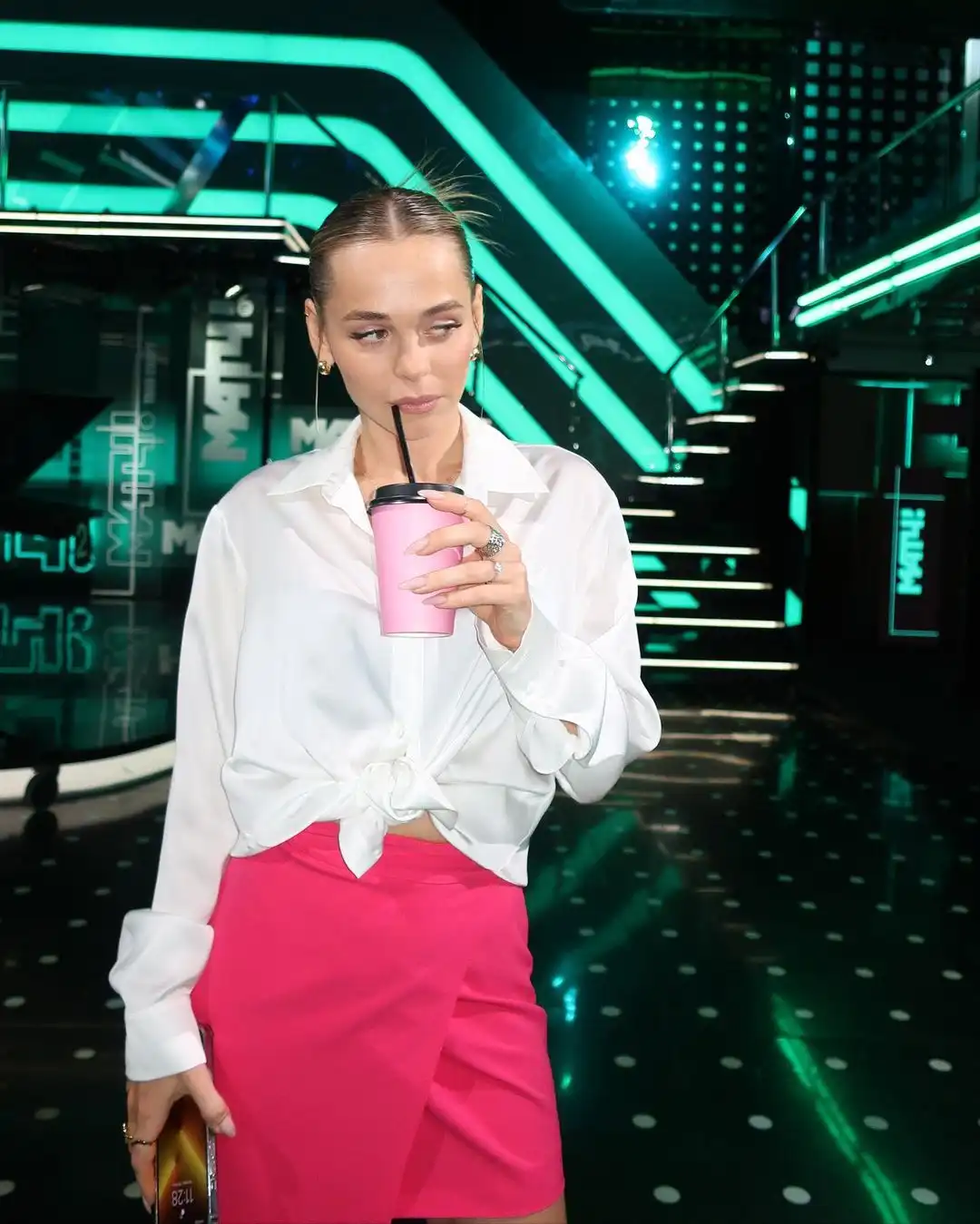 Anna Khilkevich Wallpapers Insta Fit Bio (6)