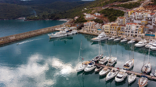 Lu-tica-Bay