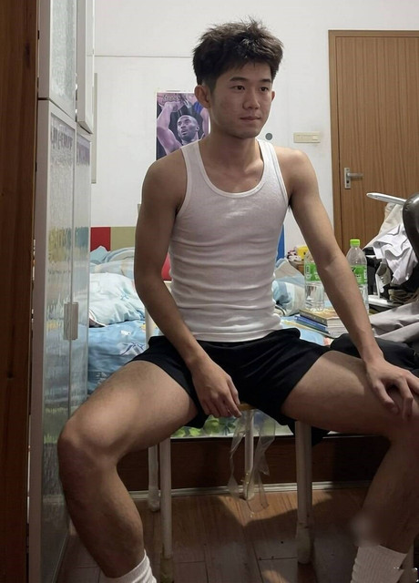 K099薄肌男高體育生.jpg