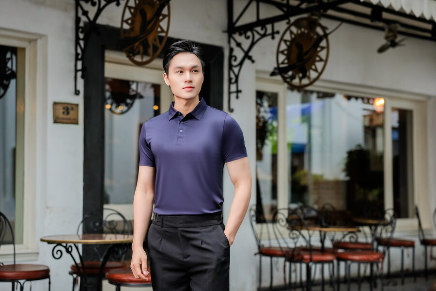 Người mẫu mặc Polo Đen