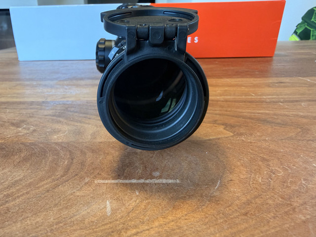 KAHLES K525i 56-mm-Objektiv und SKMR4-Absehen – Originalfoto 07